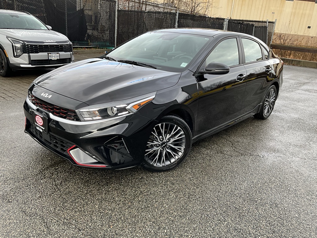 2022 Kia FORTE GT-Line's photo