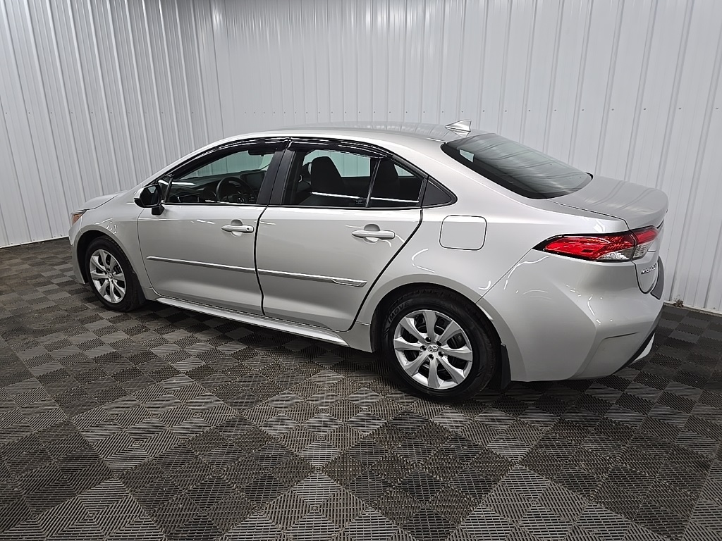 2022 Toyota Corolla LE photo 4