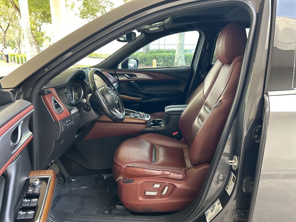 2017 Mazda CX-9 Signature photo 4