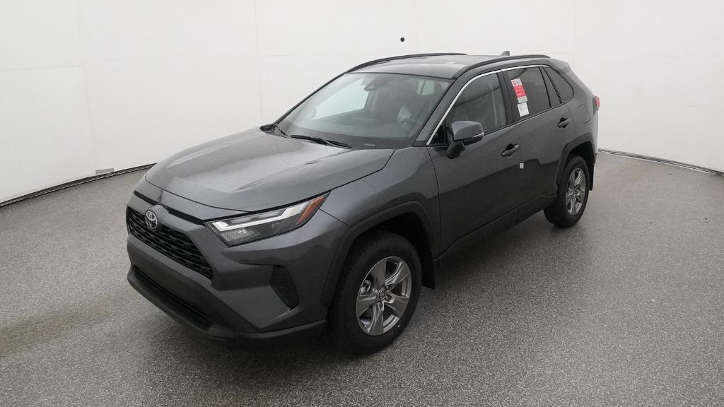 2025 Toyota RAV4 XLE's photo