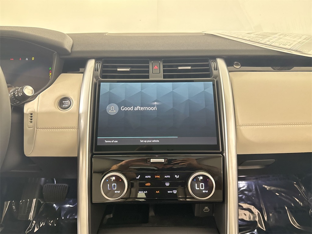 2025 Land Rover Discovery S photo 15