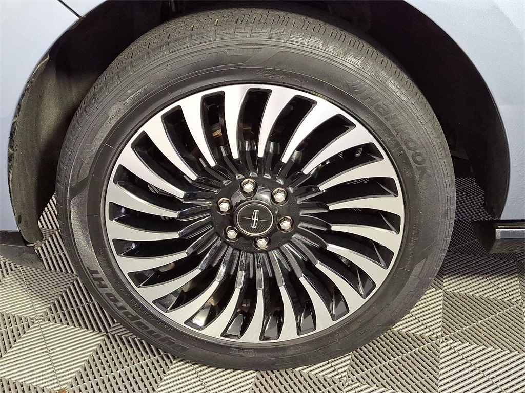 2019 Lincoln Navigator Black Label photo 6