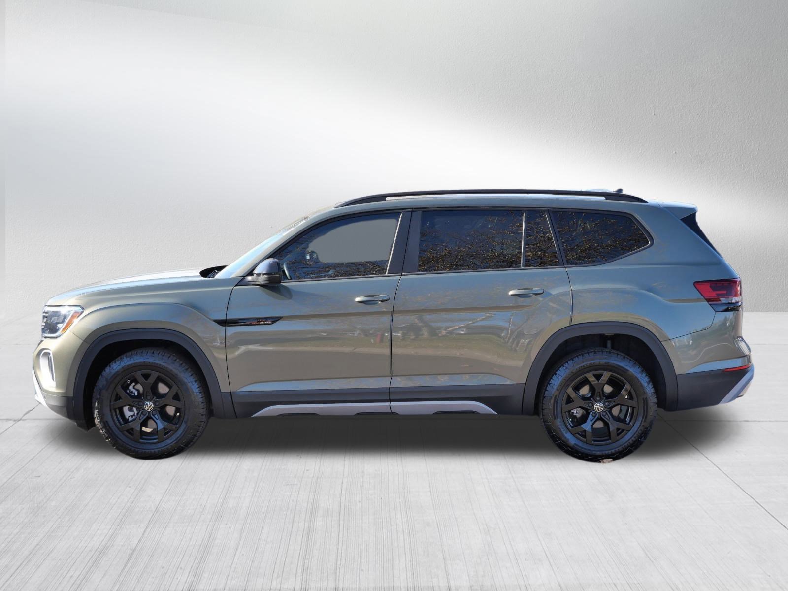 2024 Volkswagen Atlas Peak Edition SEL photo 4