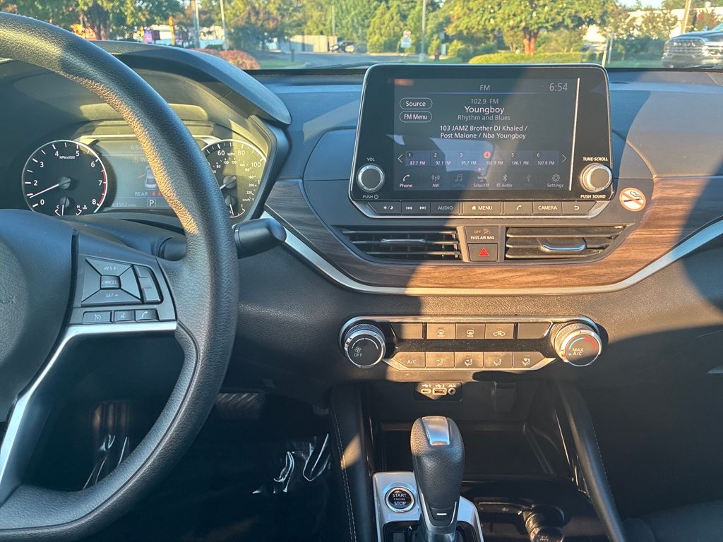 2023 Nissan Altima 2.5 SV photo 17