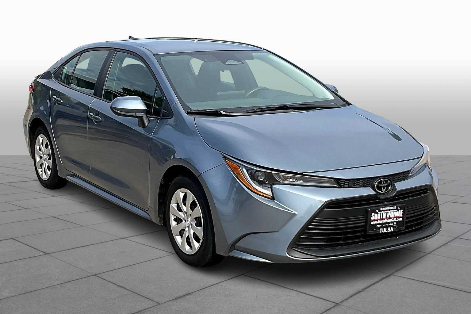 2024 Toyota Corolla LE photo 2