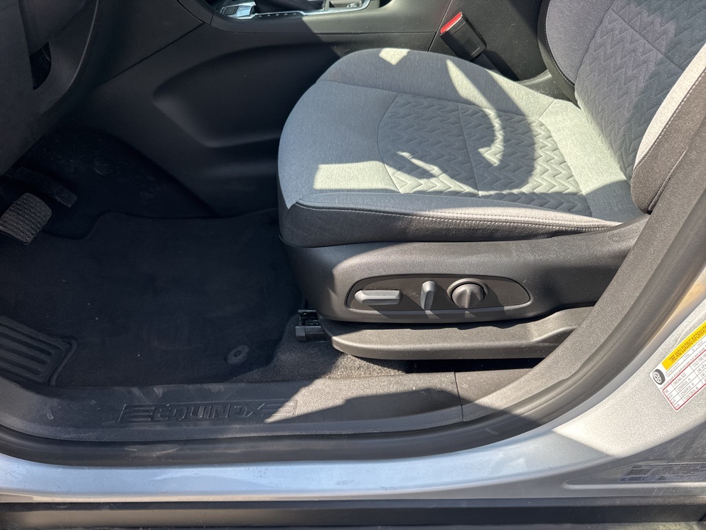 2022 Chevrolet Equinox LT photo 13