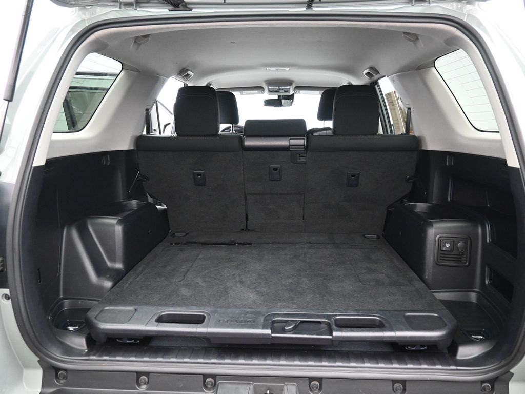 2022 Toyota 4Runner SR5 Trail photo 27