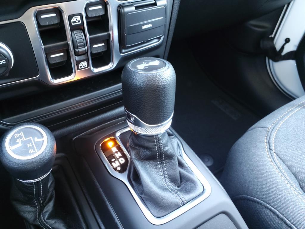 2025 Jeep Wrangler Sport S photo 11