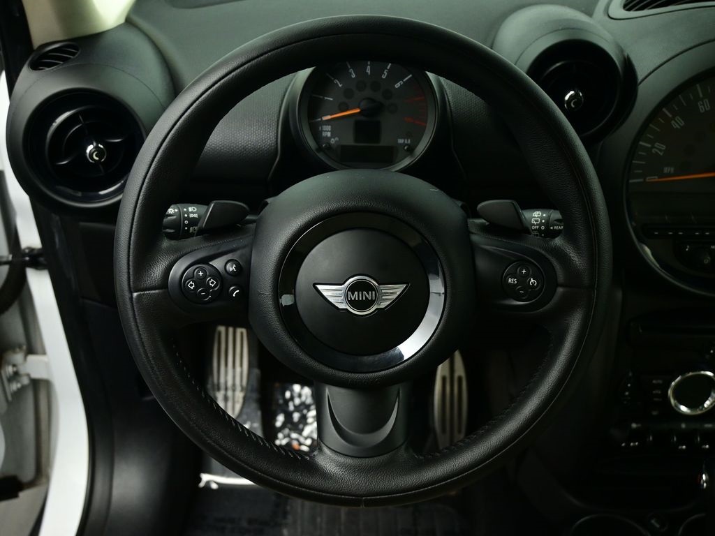 2015 Mini Cooper Base photo 3
