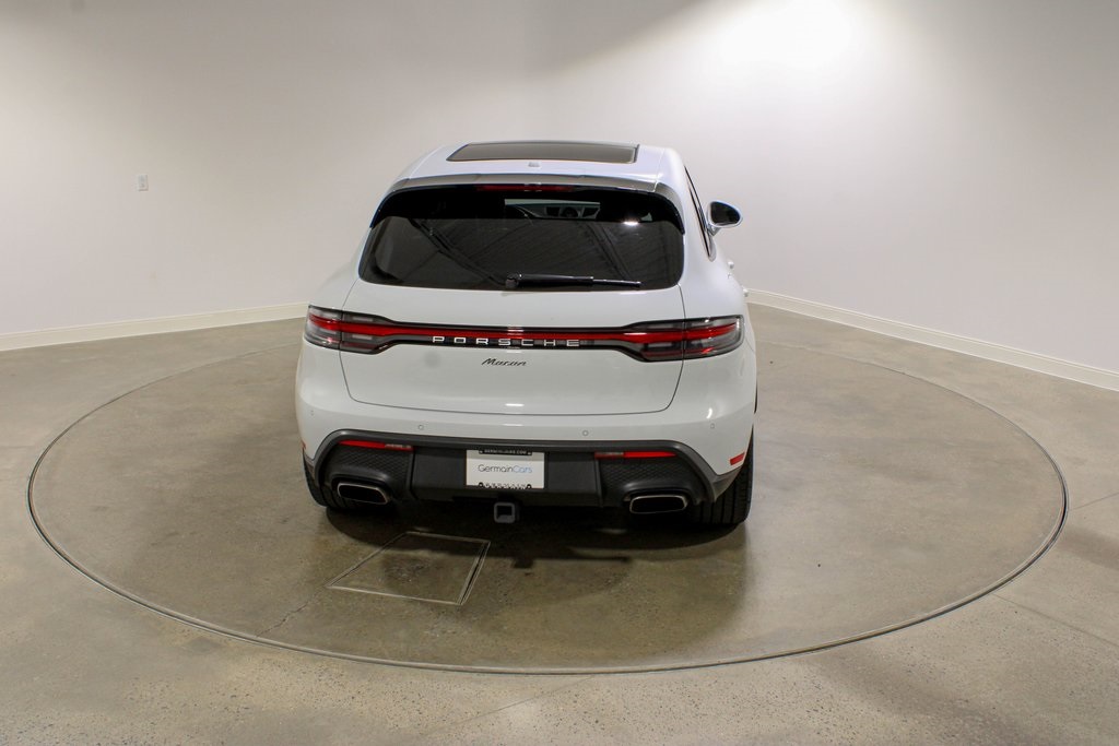 2023 Porsche Macan Base photo 3