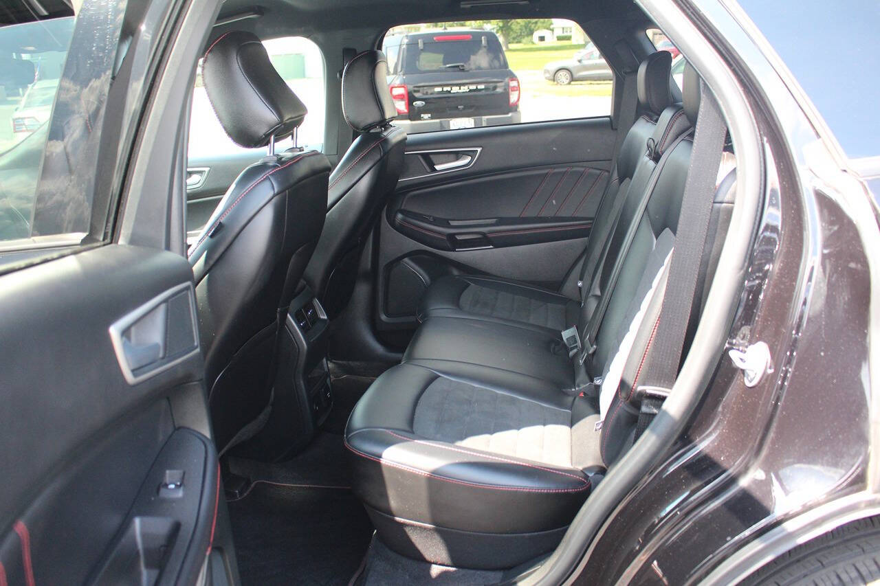 2024 Ford Edge ST photo 10