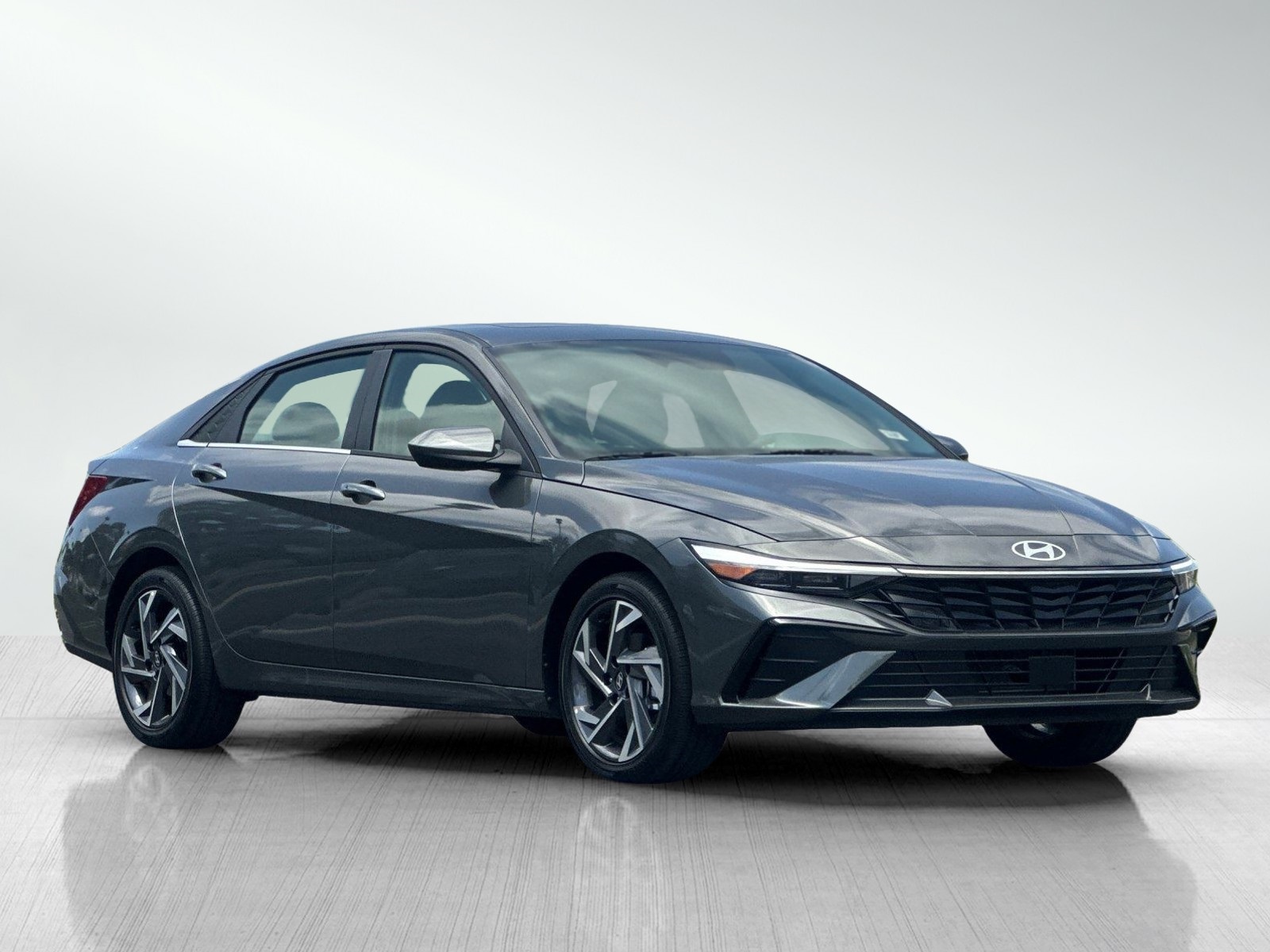 2025 Hyundai Elantra SEL Convenience photo 2