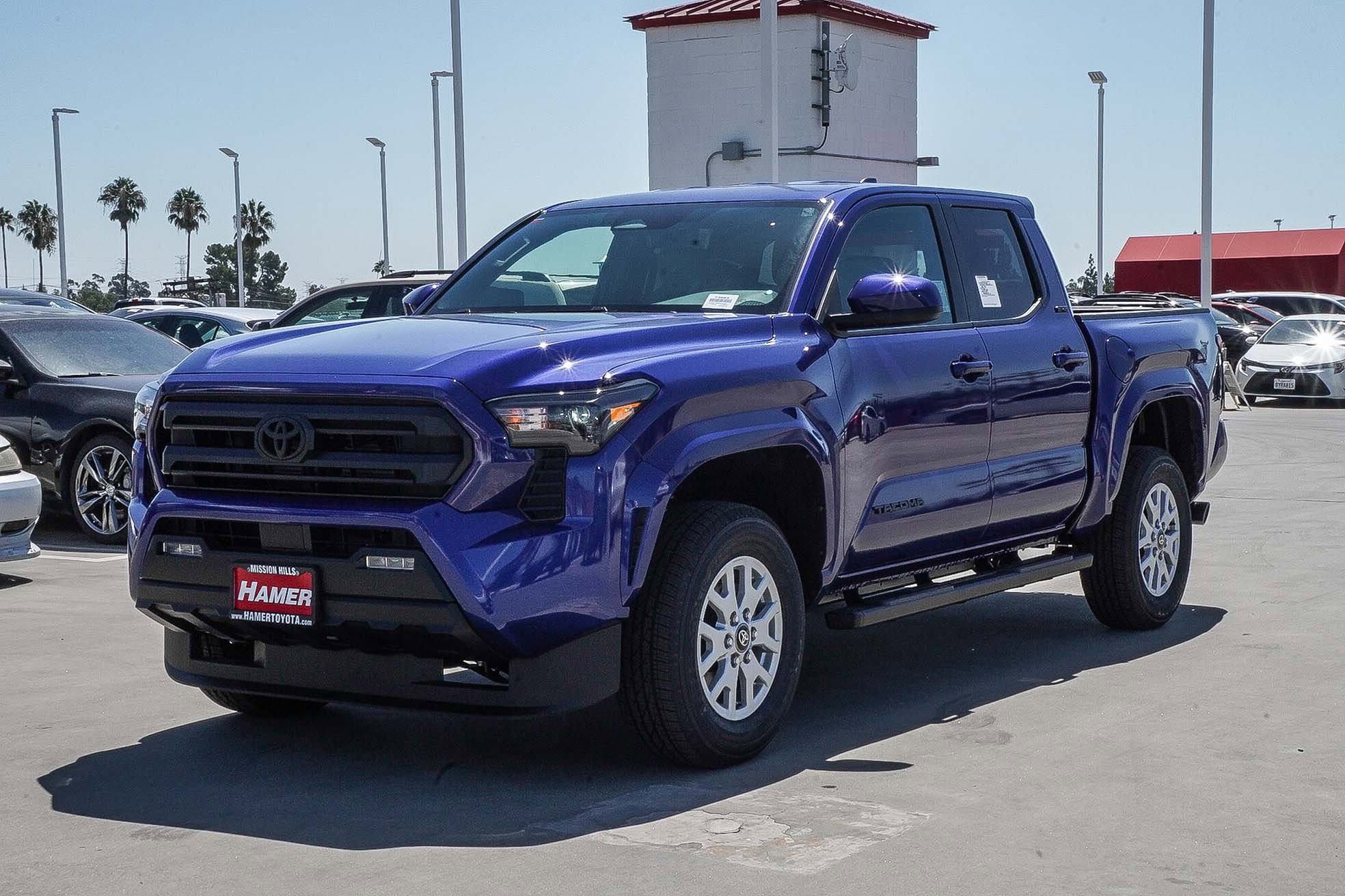 2025 Toyota Tacoma SR5 photo 3