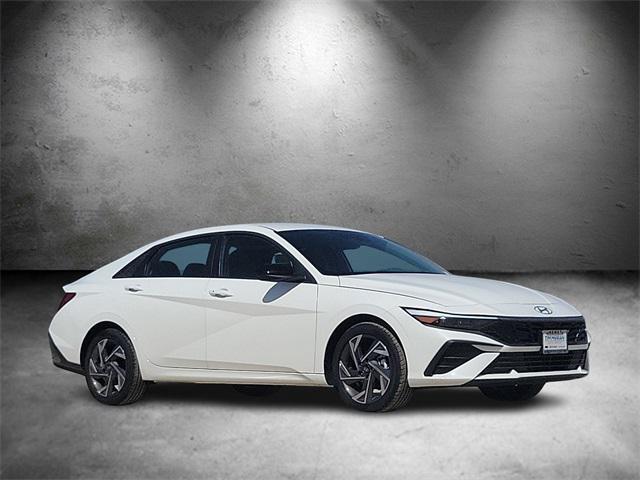 2025 Hyundai Elantra SEL Sport photo 3