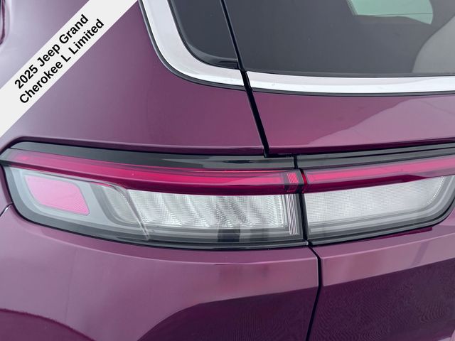 2025 Jeep Grand Cherokee Limited photo 12