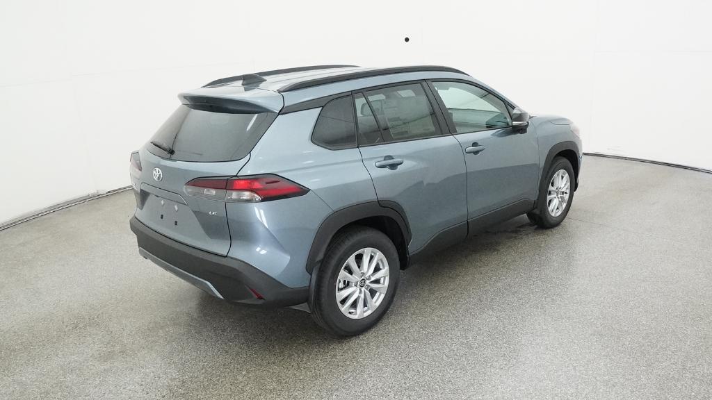 2026 Toyota Corolla Cross LE's photo