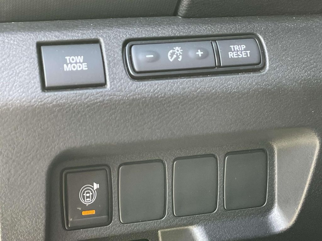 2024 Nissan Frontier PRO-X photo 18