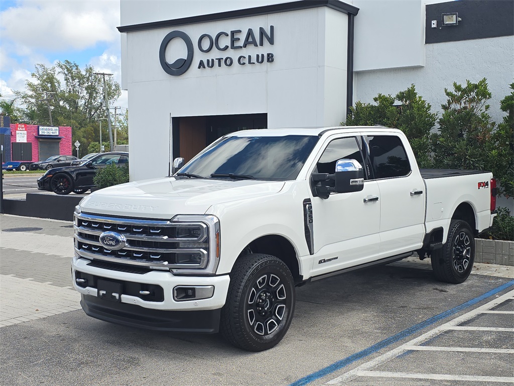 2024 Ford F-350 Super Duty Platinum's photo