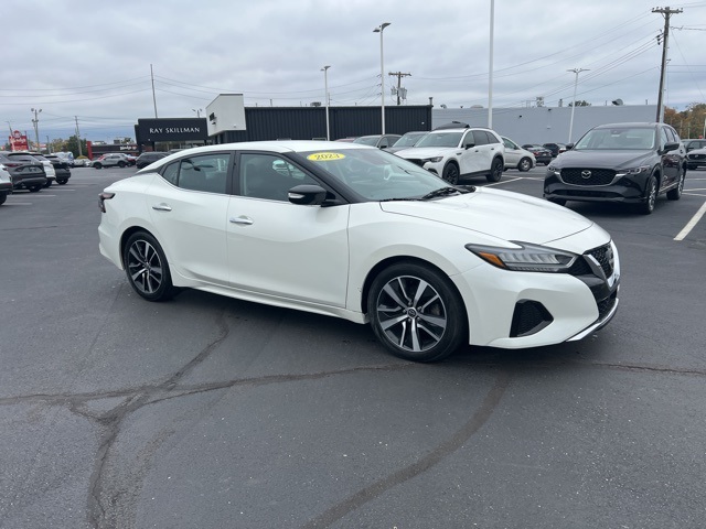 2023 Nissan Maxima SV's photo