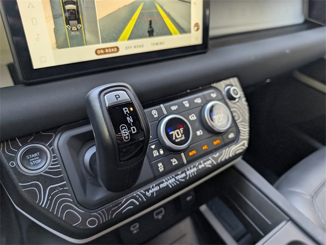 2023 Land Rover Defender 110 S photo 32