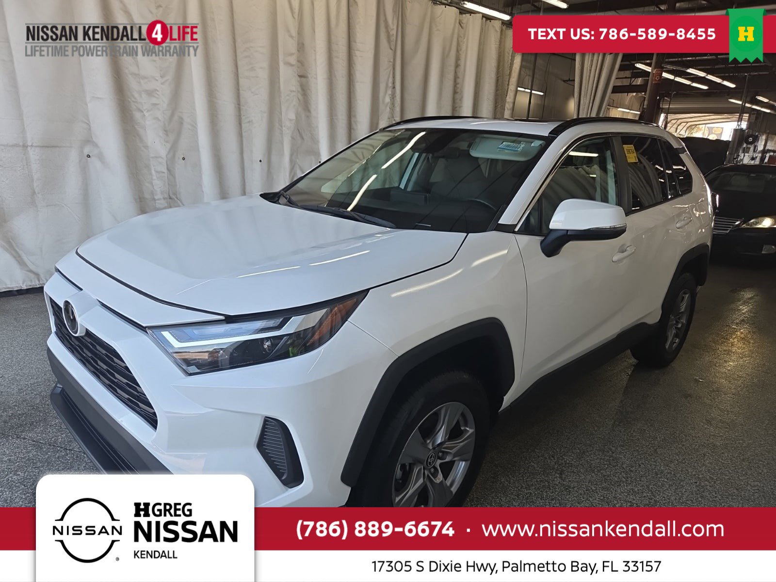 2024 Toyota RAV4 XLE's photo