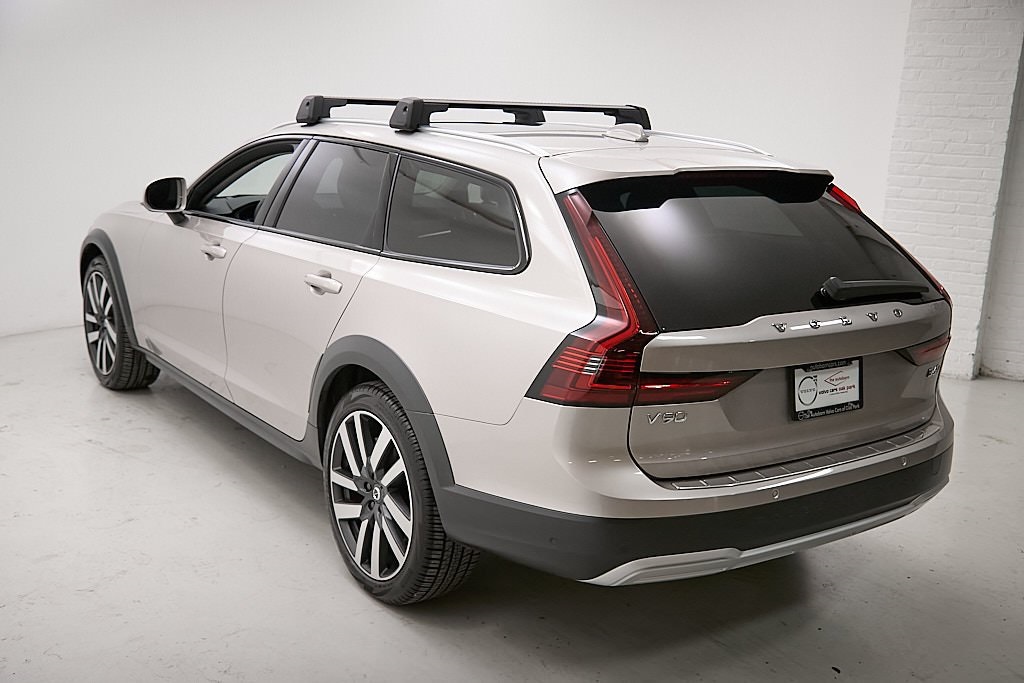 2026 VOLVO V90CC - Image 7