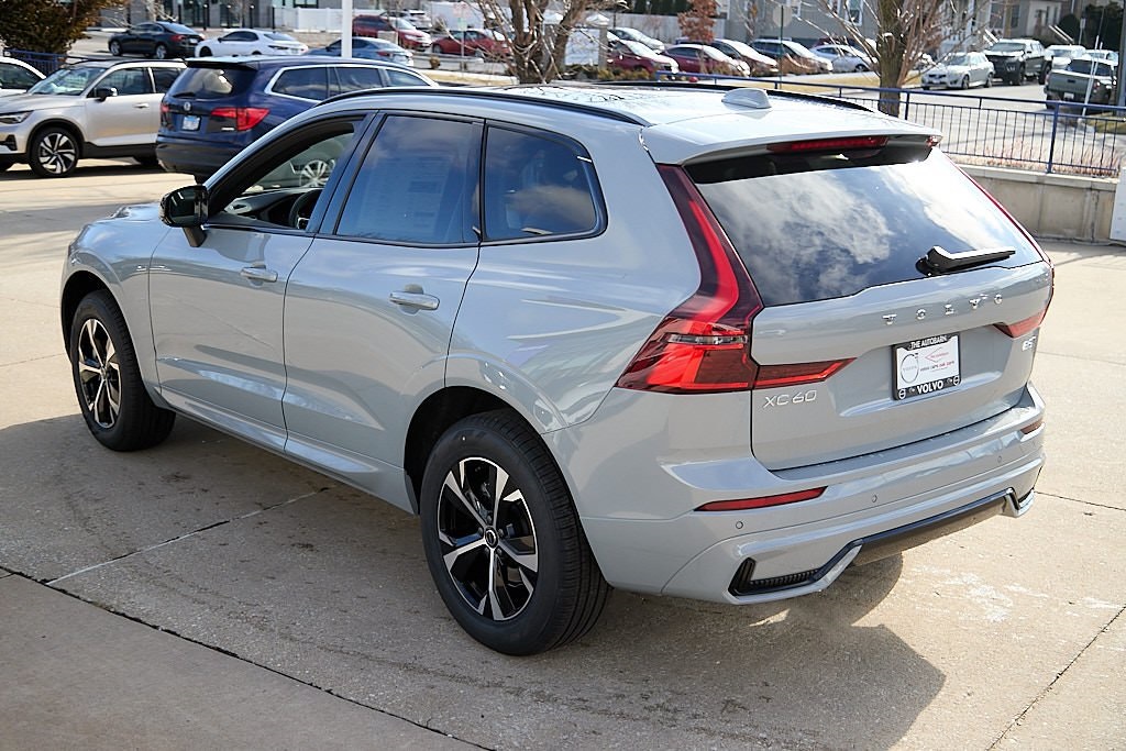2026 VOLVO XC60 - Image 6