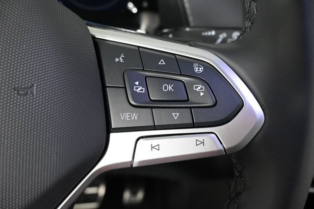 2025 Volkswagen Atlas Cross Sport SEL R-Line photo 20