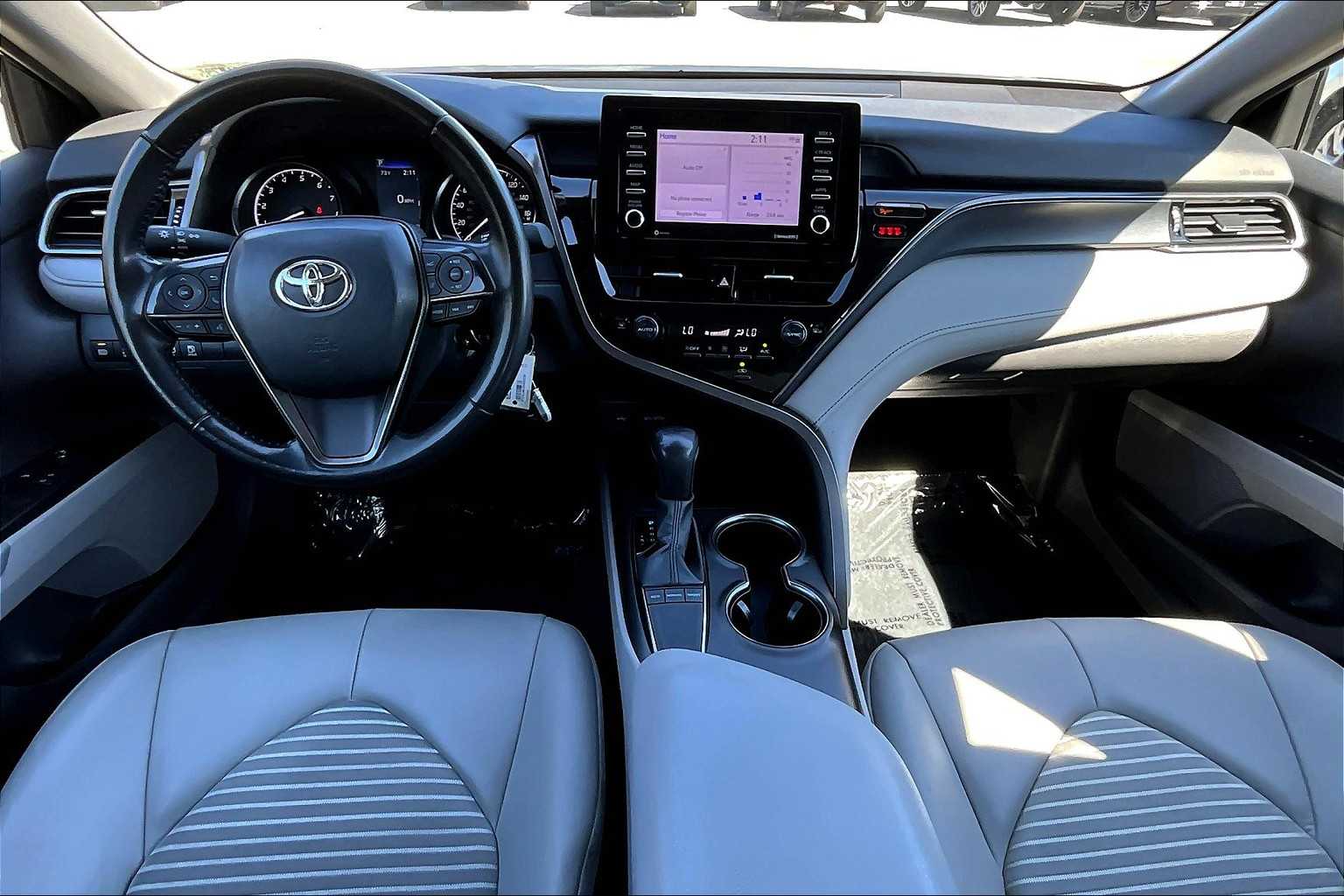 2024 Toyota Camry SE photo 14
