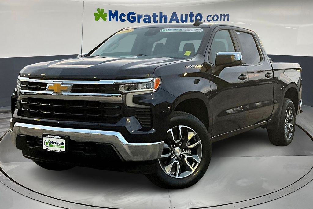 2022 Chevrolet Silverado 1500 LT photo 3