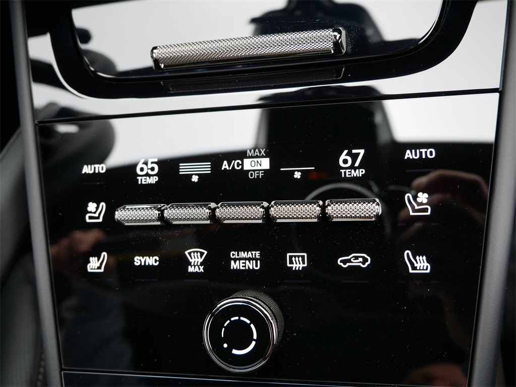 2025 Porsche Cayenne E-Hybrid Turbo photo 16