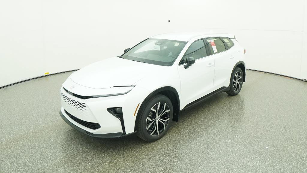 2025 Toyota Crown Signia XLE's photo