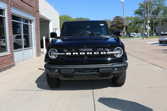 2025 Ford Bronco Outer Banks photo 4