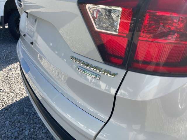 2019 Ford Escape Titanium photo 4