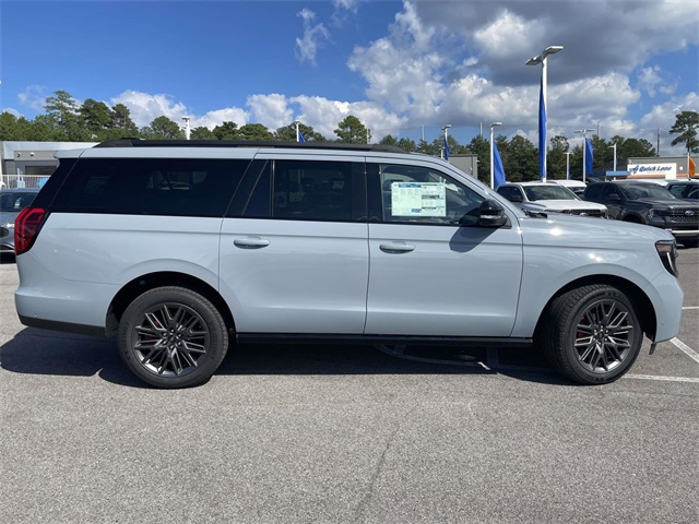 2025 Ford Expedition MAX Platinum photo 2