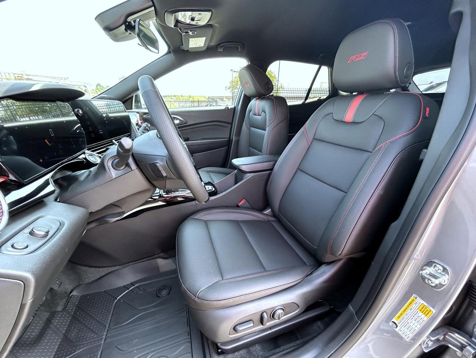 2025 Chevrolet Trax photo 10