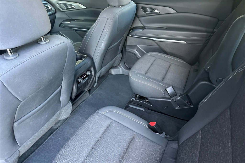 2025 Chevrolet Traverse photo 12