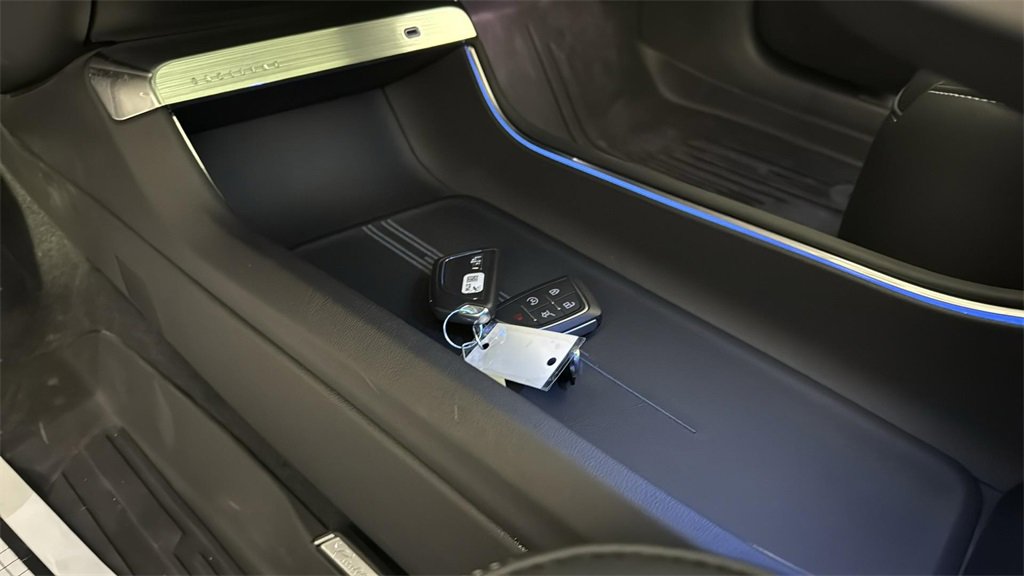 2024 Cadillac Lyriq Luxury photo 25