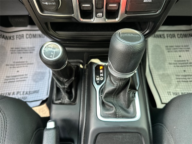 2021 Jeep Gladiator Willys photo 18