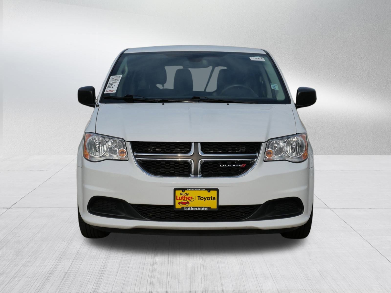 Used 2020 Dodge Grand Caravan SE with VIN 2C4RDGBG8LR221578 for sale in Golden Valley, Minnesota