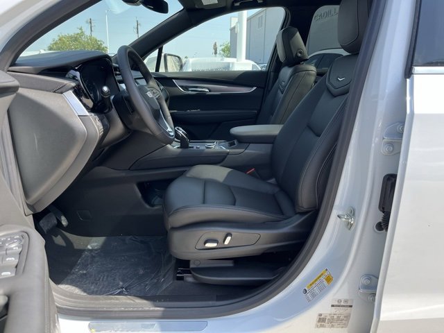 2025 Cadillac XT6 Luxury photo 11