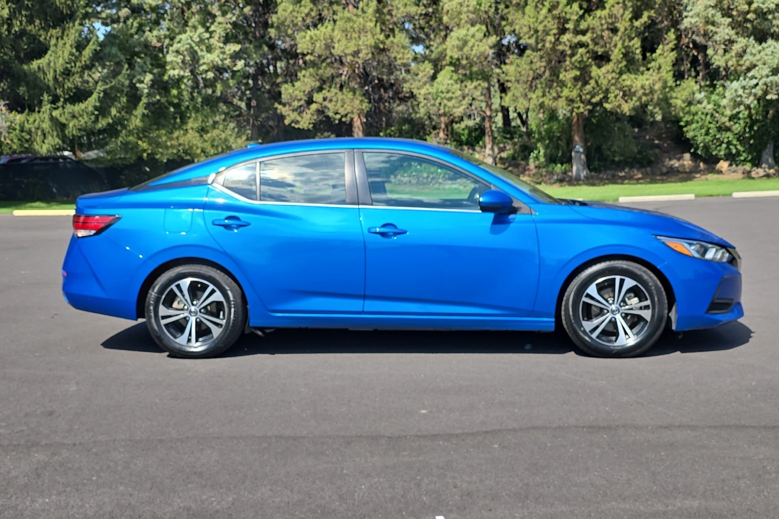 2021 Nissan Sentra SV photo 3