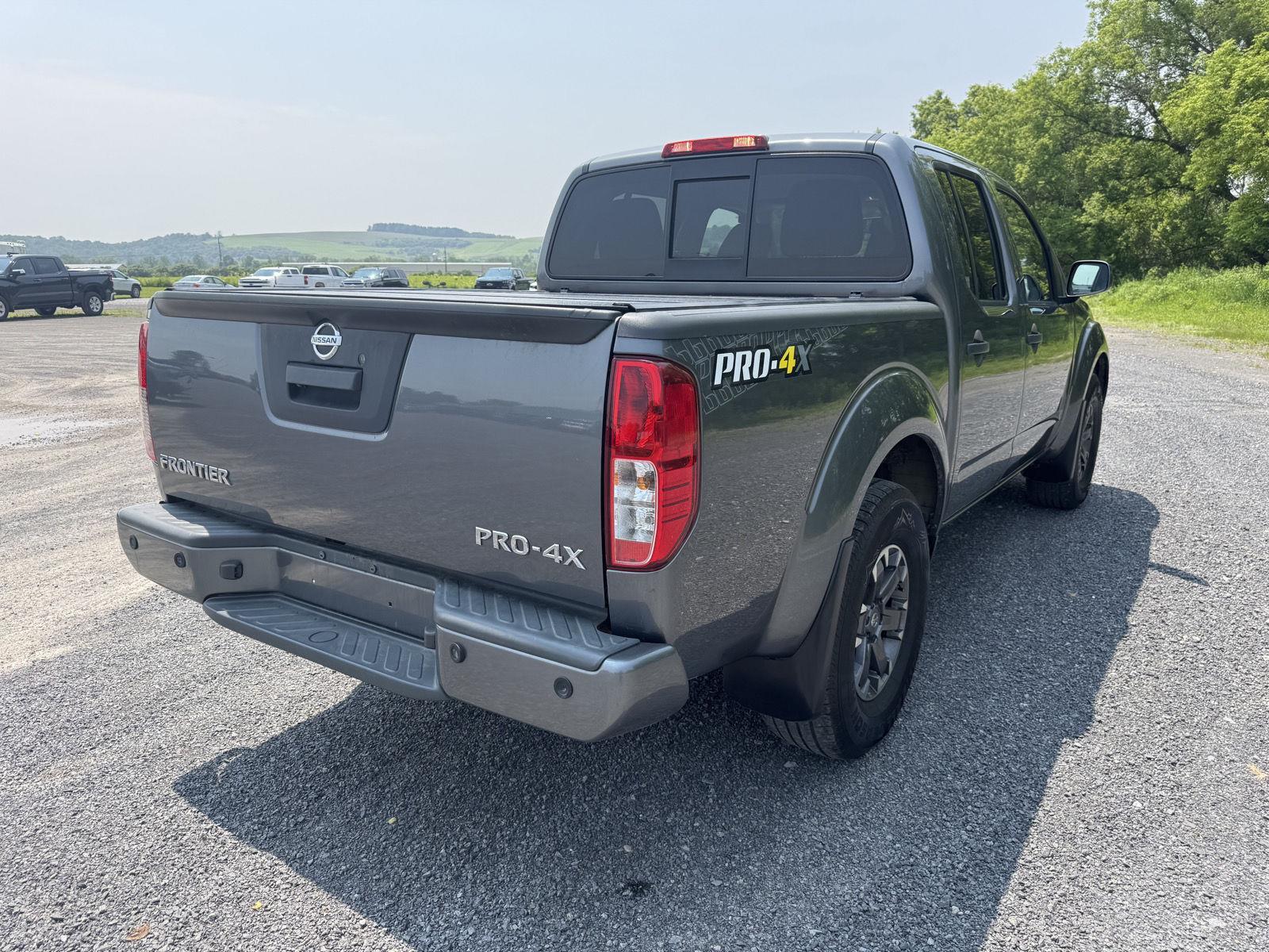2019 Nissan Frontier PRO-4X photo 2