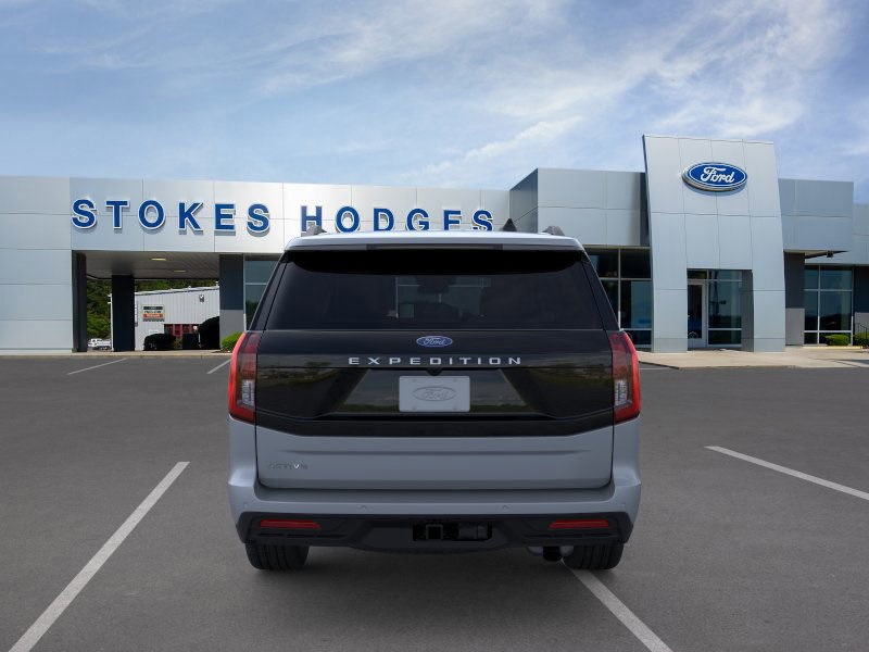 2025 Ford Expedition photo 3