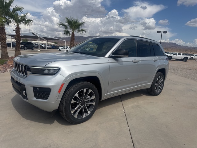 2025 Jeep Grand Cherokee Overland's photo