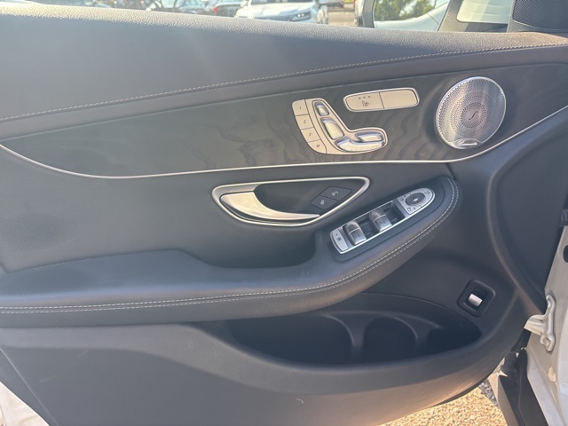 2018 Mercedes Benz GLC 300 4MATIC photo 4
