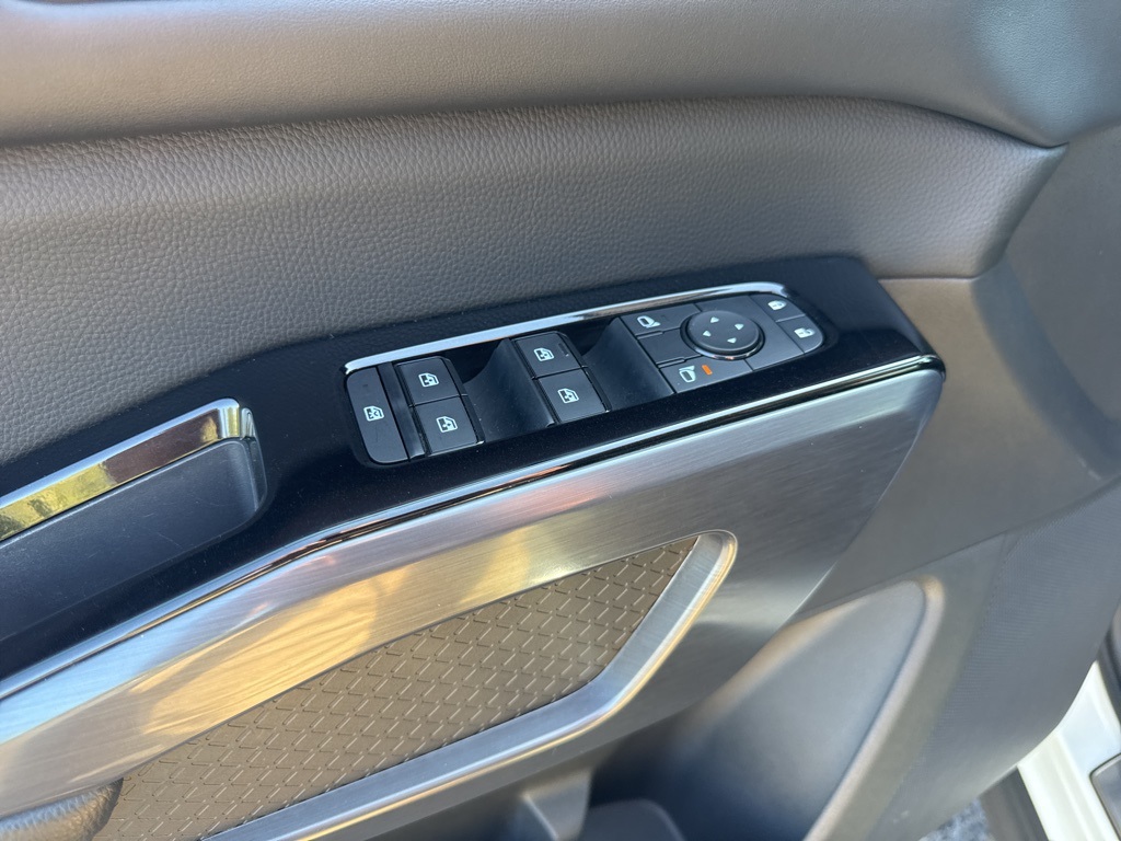 2023 Nissan Pathfinder SL photo 5