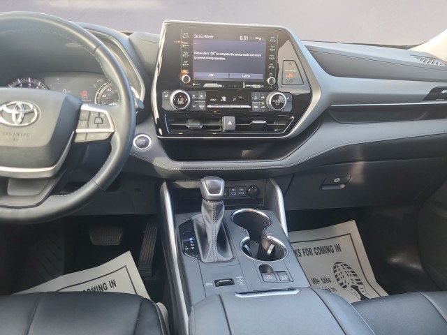 2022 Toyota Highlander XLE photo 11