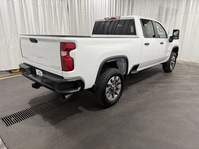 2025 Chevrolet Silverado 2500HD Custom photo 3