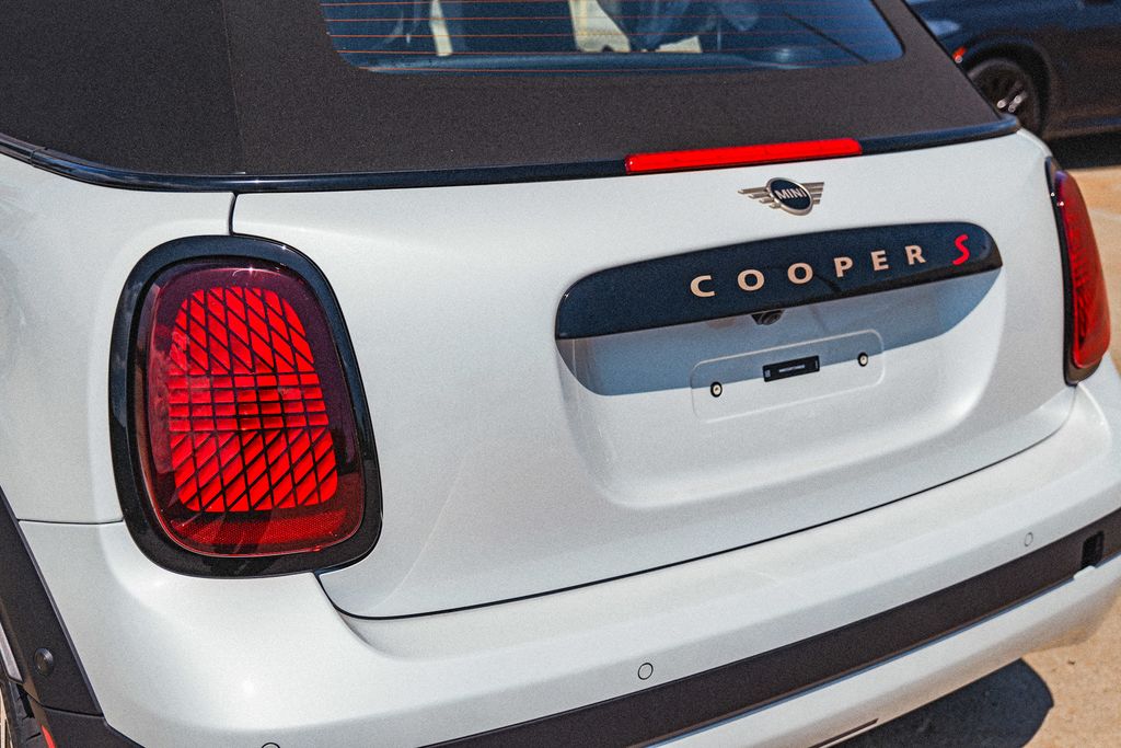 2026 Mini Cooper Convertible Signature photo 5